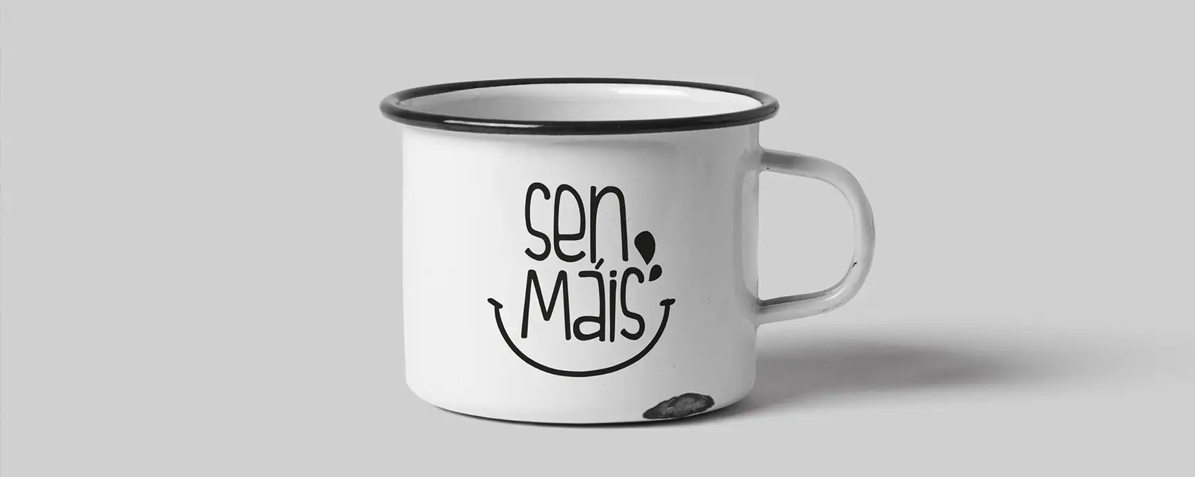taza vintage con logo de sen máis